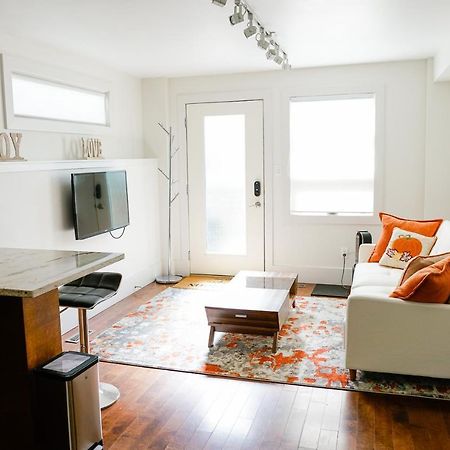 Studio On Capri Calgary Extérieur photo