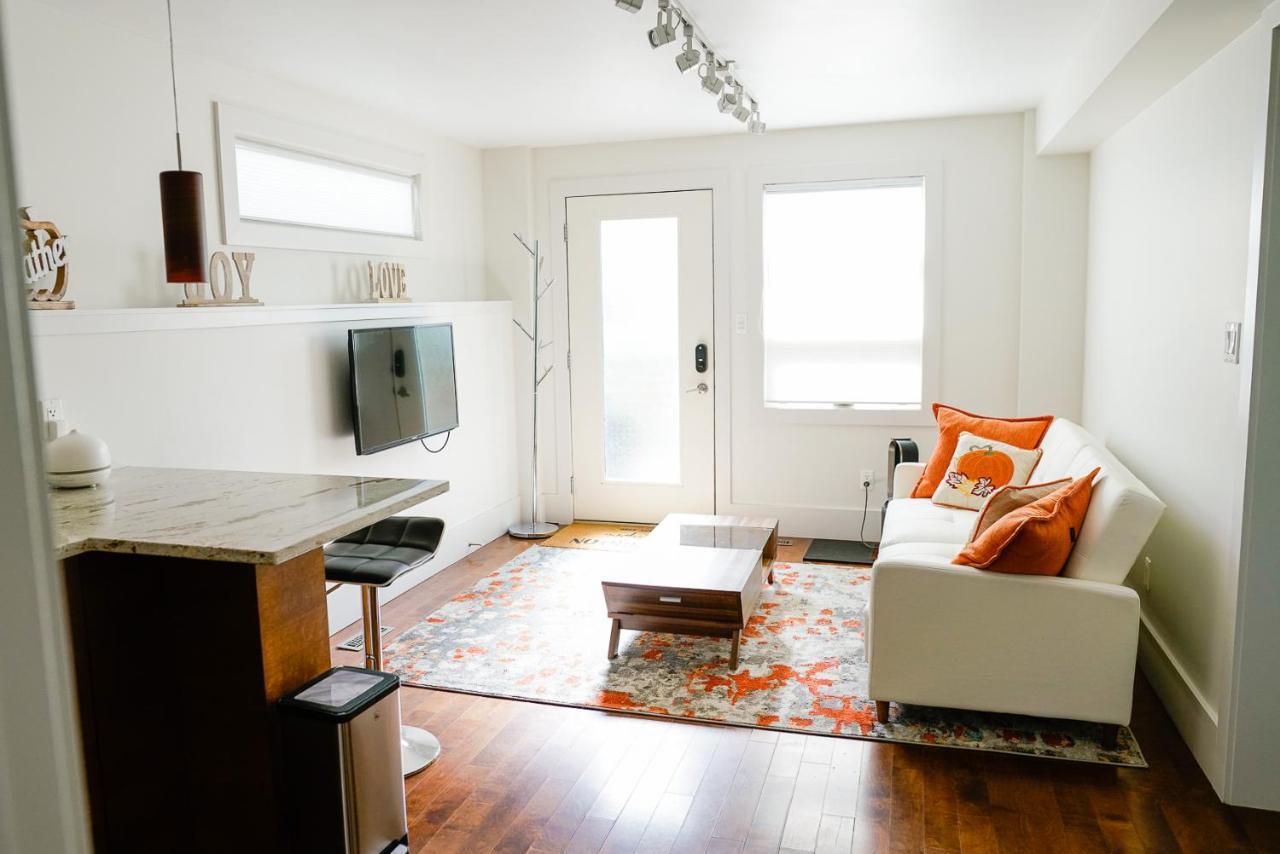 Studio On Capri Calgary Extérieur photo