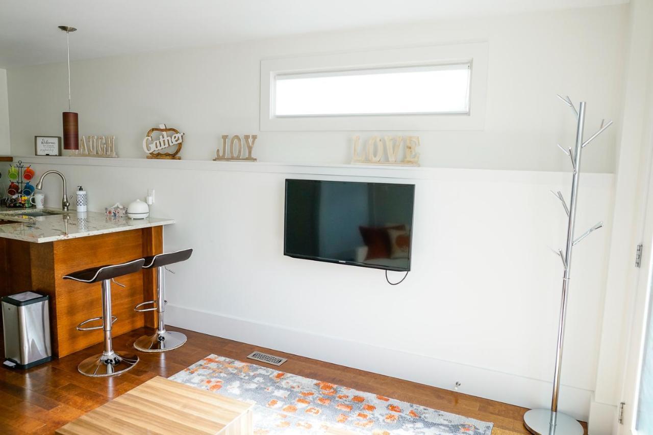 Studio On Capri Calgary Extérieur photo